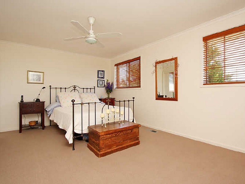 5 Barn Place, Palmerston ACT 2913