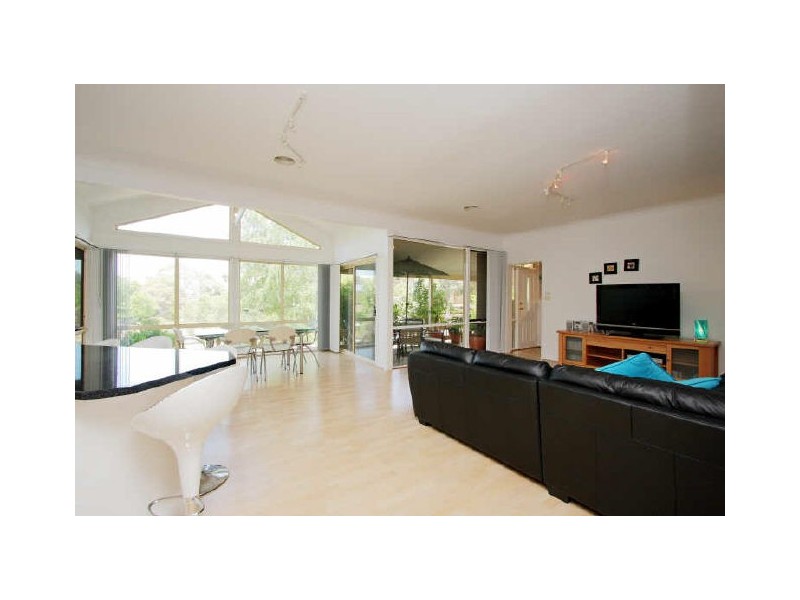 24 Malcolm Place, Kambah ACT 2902