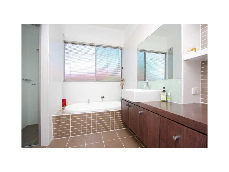 42 Walker Crescent, Narrabundah ACT 2604