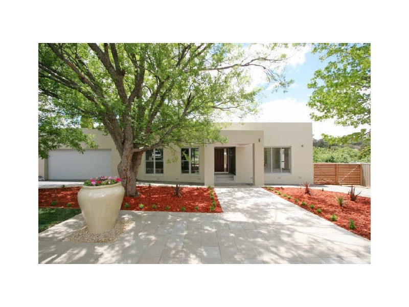 6 Bage Place, Mawson ACT 2607