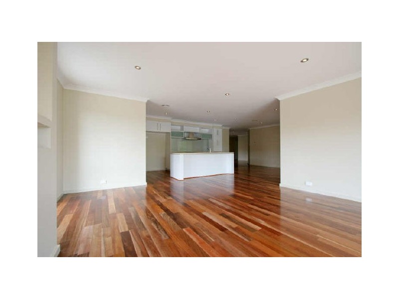 6 Bage Place, Mawson ACT 2607
