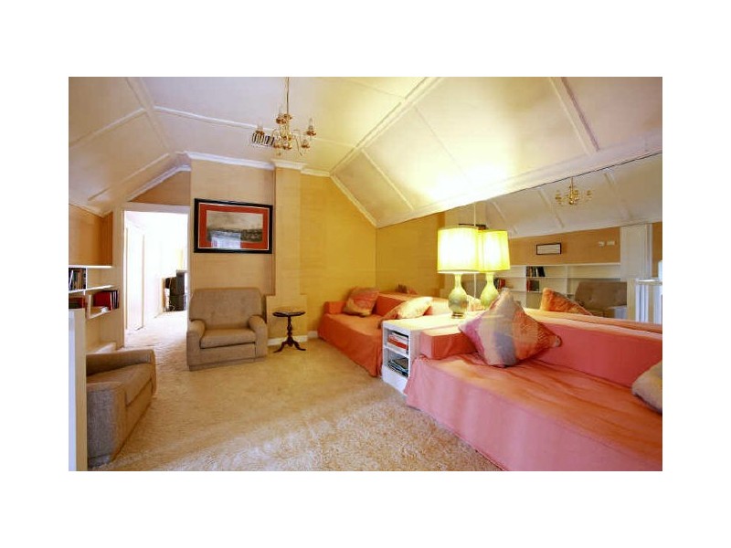 17 Mugga Way, Red Hill ACT 2603