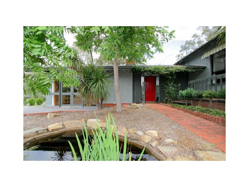 96 Hodgson Crescent, Pearce ACT 2607