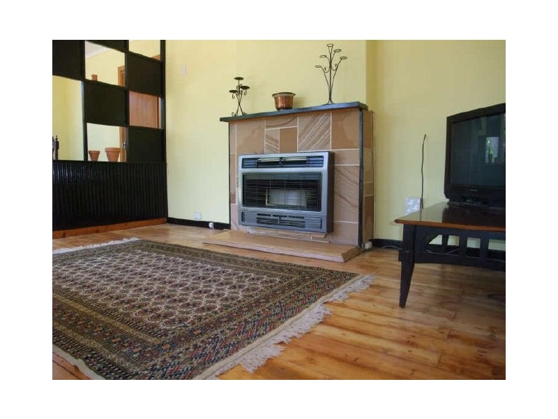 10 Arunta Street, Narrabundah ACT 2604