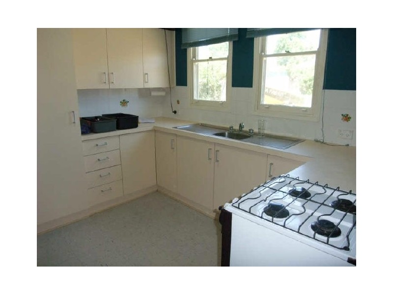 10 Arunta Street, Narrabundah ACT 2604