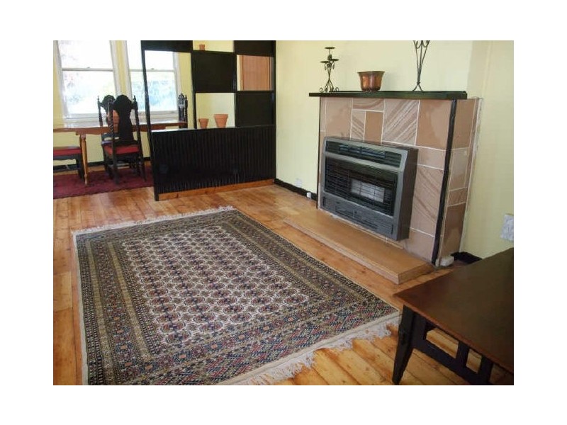 10 Arunta Street, Narrabundah ACT 2604