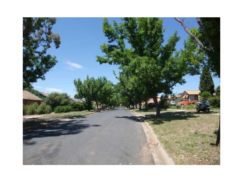 10 Arunta Street, Narrabundah ACT 2604