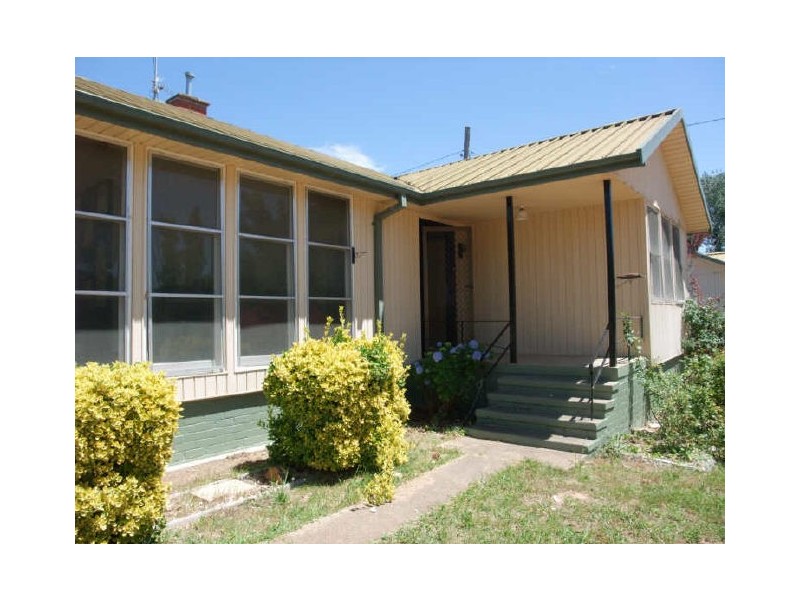 10 Arunta Street, Narrabundah ACT 2604