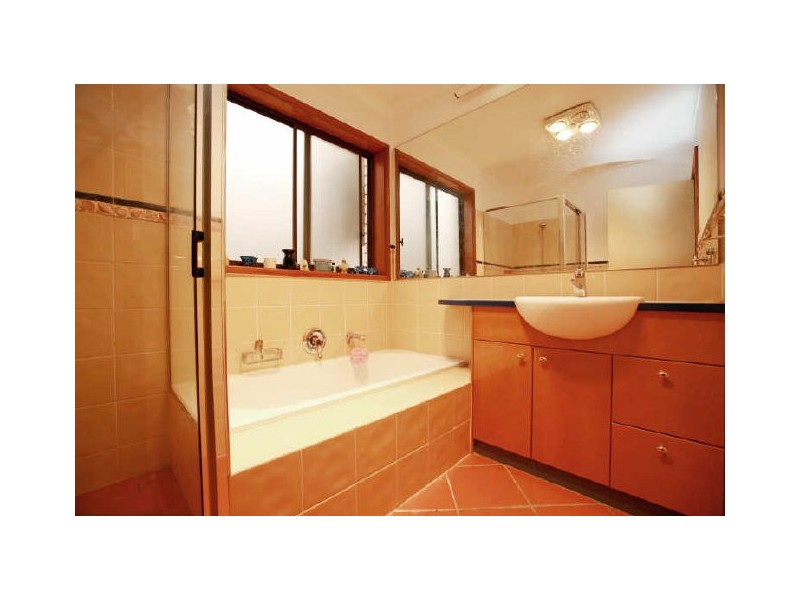 12 Inglis Place, Latham ACT 2615