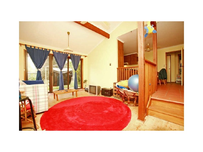 12 Inglis Place, Latham ACT 2615