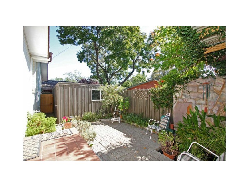 8 Hellyer Street, Holder ACT 2611