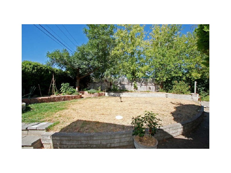 8 Hellyer Street, Holder ACT 2611