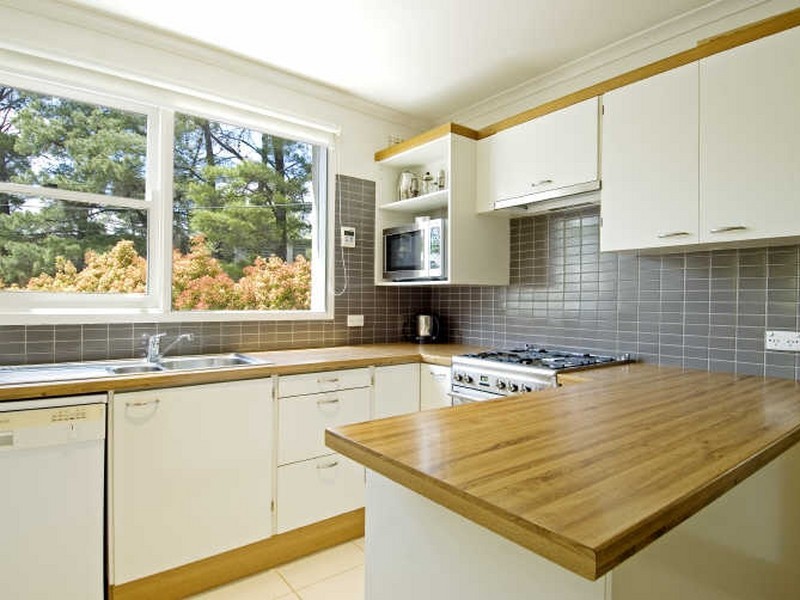 172 Captain Cook Crescent, Narrabundah ACT 2604