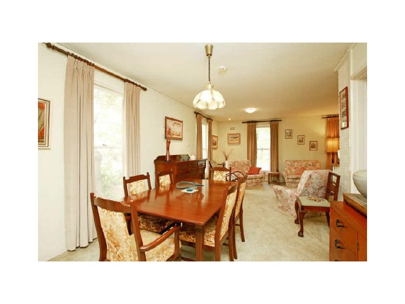 2 Arkana Street, Yarralumla ACT 2600