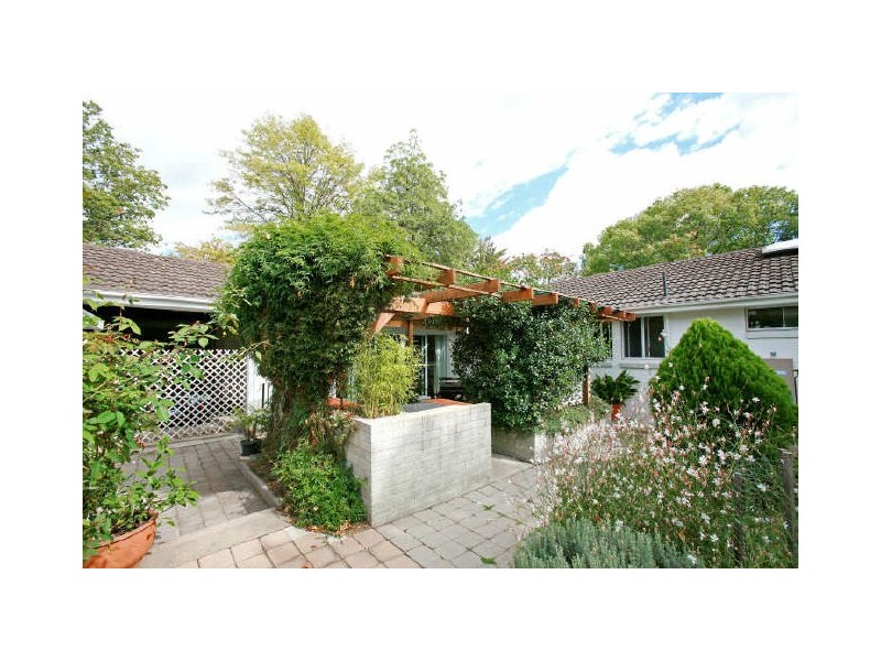 2 Arkana Street, Yarralumla ACT 2600