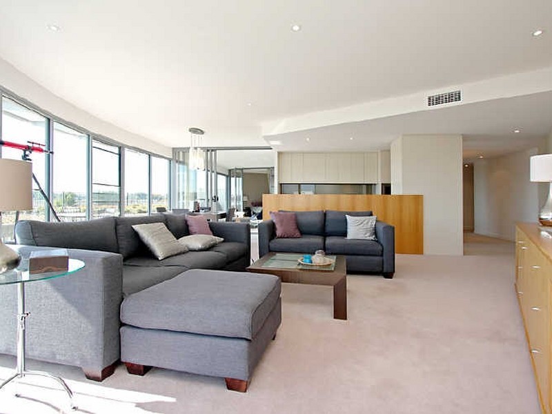 82/13 Eastlake Parade, Kingston ACT 2604