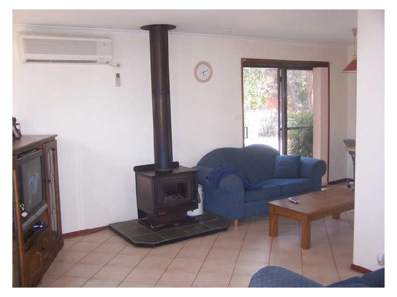 11 Barraclough Crescent, Monash ACT 2904