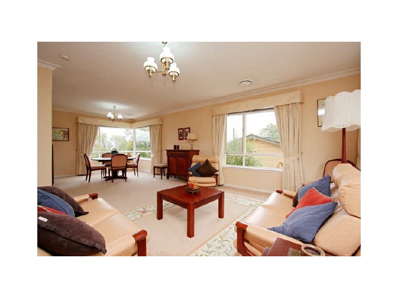 12 Birdwood Street, Hughes ACT 2605