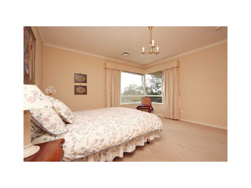 12 Birdwood Street, Hughes ACT 2605