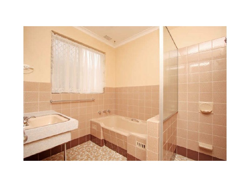12 Birdwood Street, Hughes ACT 2605