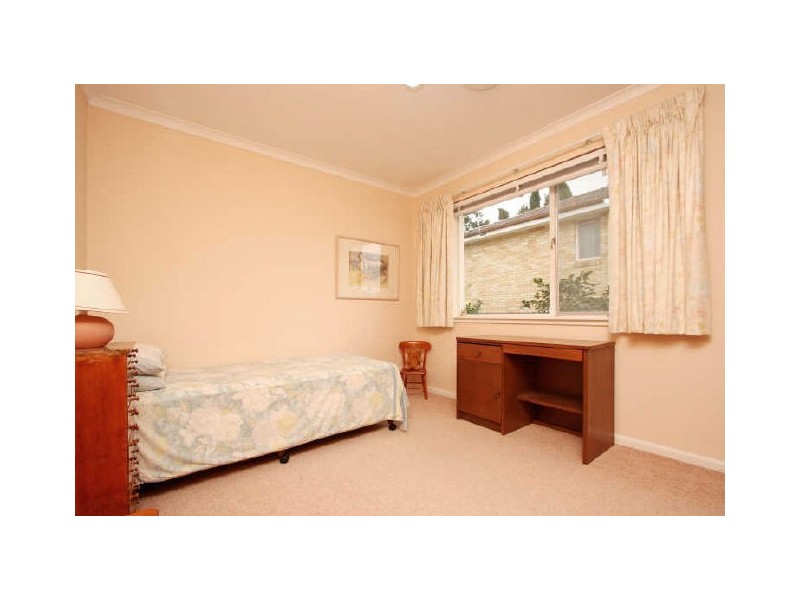 12 Birdwood Street, Hughes ACT 2605