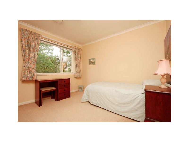 12 Birdwood Street, Hughes ACT 2605