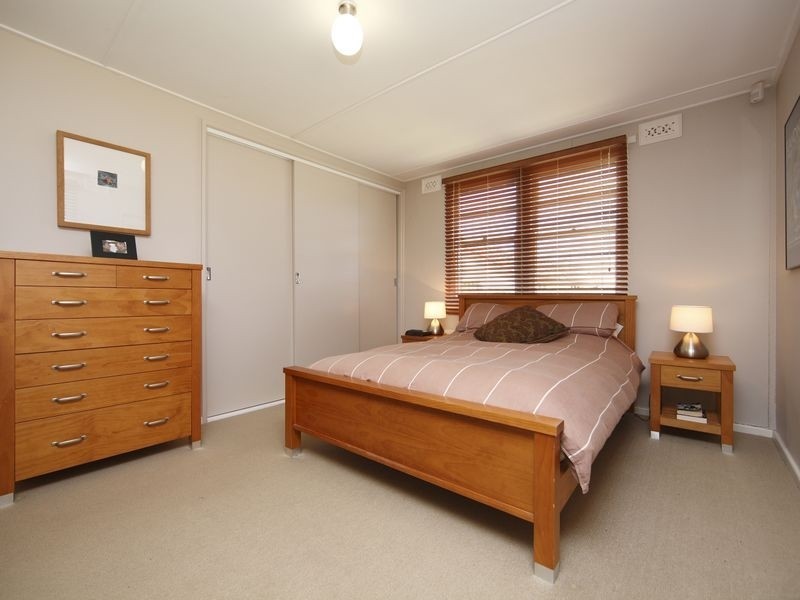 17 Mindarie Street, Narrabundah ACT 2604