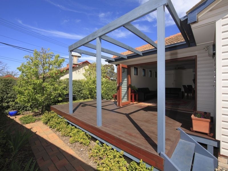 17 Mindarie Street, Narrabundah ACT 2604