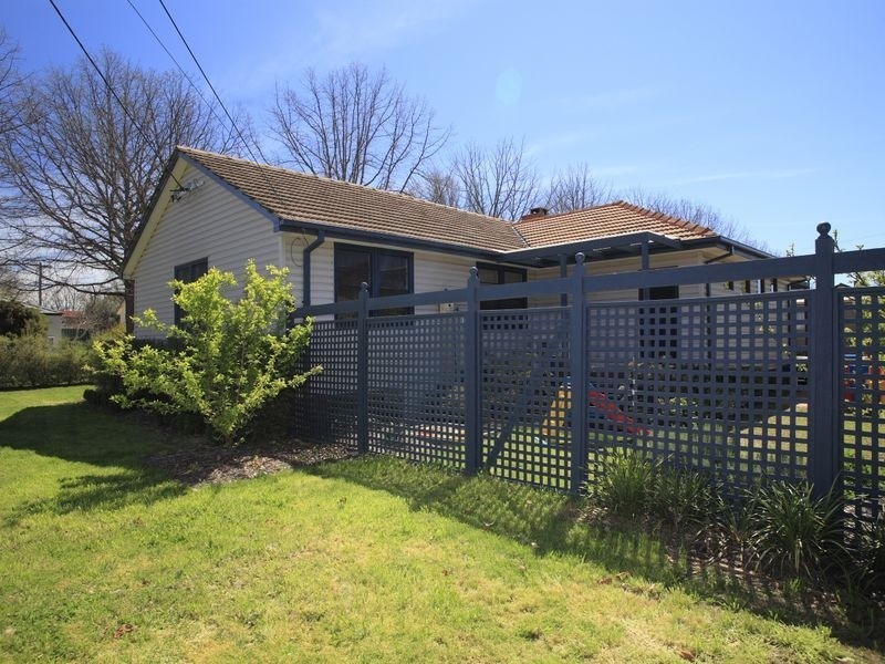 17 Mindarie Street, Narrabundah ACT 2604