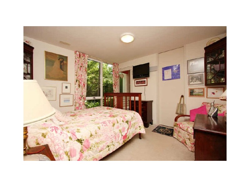 8 Cornish Place, Holder ACT 2611