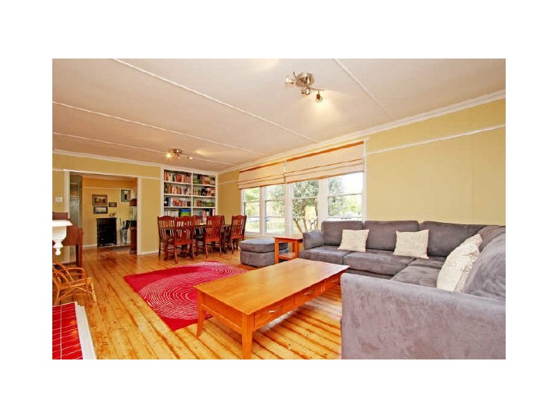 9 Boolimba Crescent, Narrabundah ACT 2604