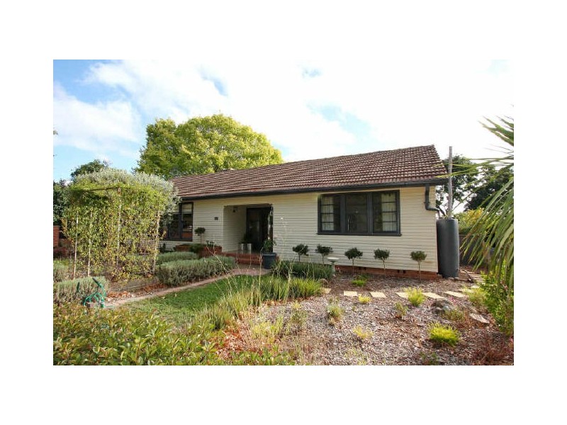 9 Boolimba Crescent, Narrabundah ACT 2604