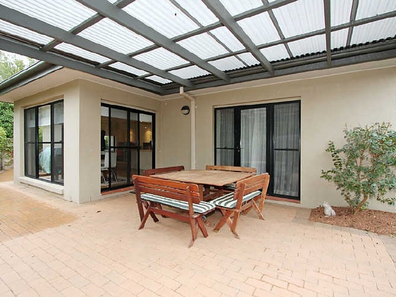 17 Gawler Crescent, Deakin ACT 2600