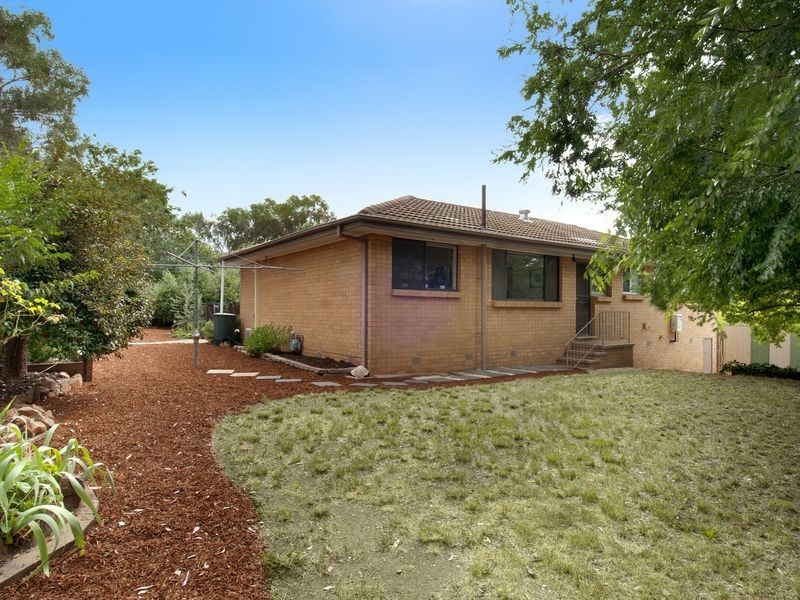 15 Laman Place, Charnwood ACT 2615