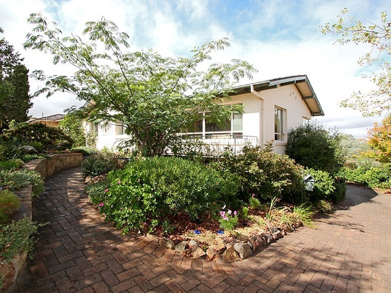 12 Birdwood Street, Hughes ACT 2605