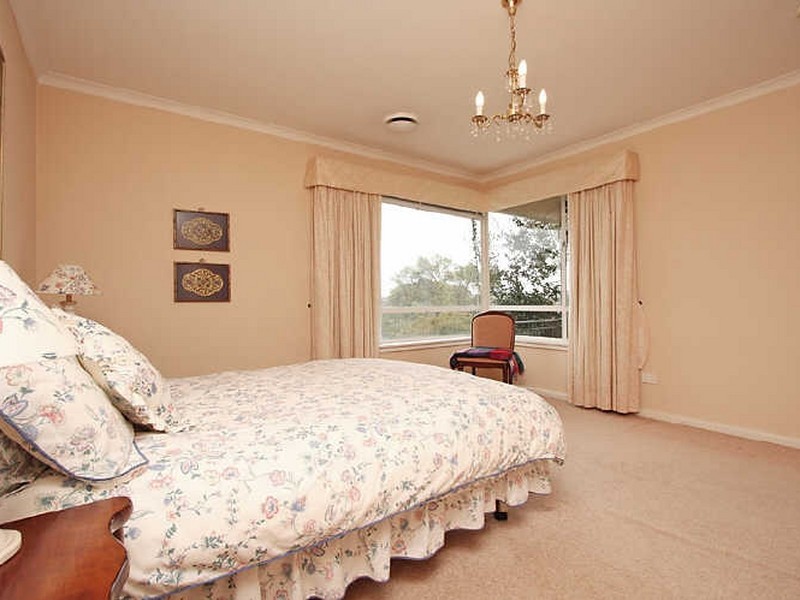 12 Birdwood Street, Hughes ACT 2605