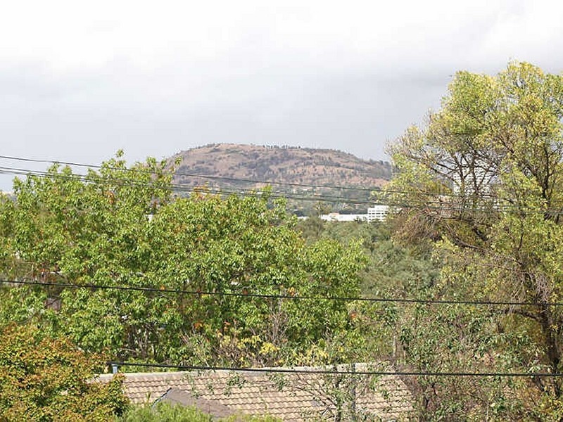12 Birdwood Street, Hughes ACT 2605