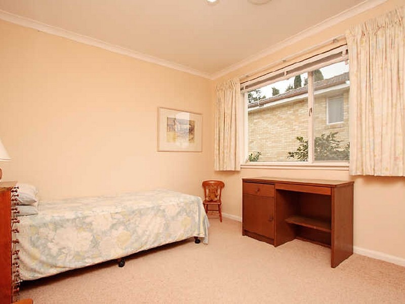 12 Birdwood Street, Hughes ACT 2605