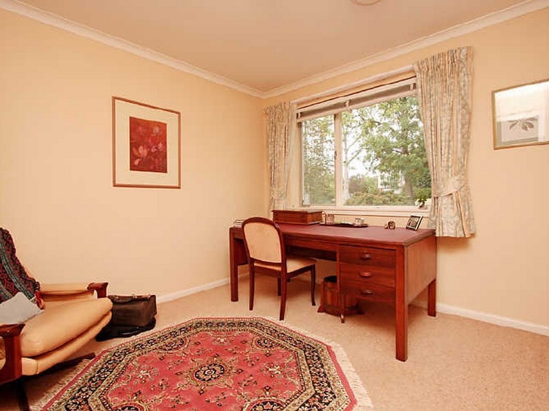 12 Birdwood Street, Hughes ACT 2605