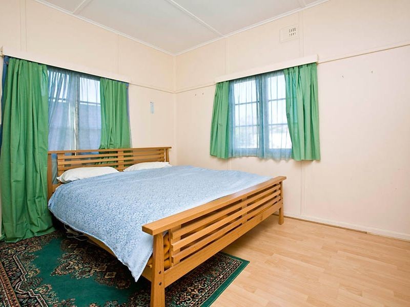 10 Euroka Street, Narrabundah ACT 2604