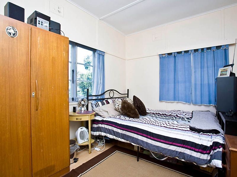 10 Euroka Street, Narrabundah ACT 2604