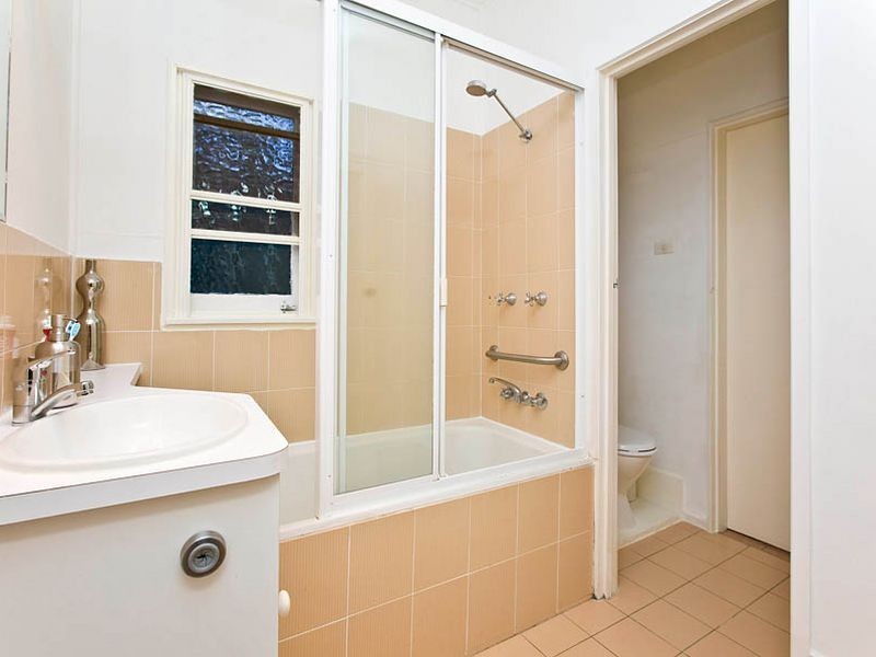 10 Euroka Street, Narrabundah ACT 2604