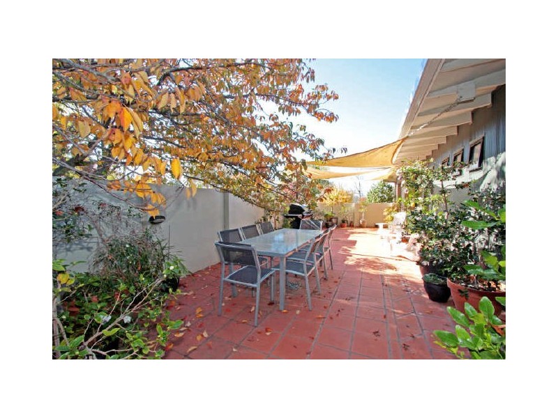 15 Pullen Street, Narrabundah ACT 2604