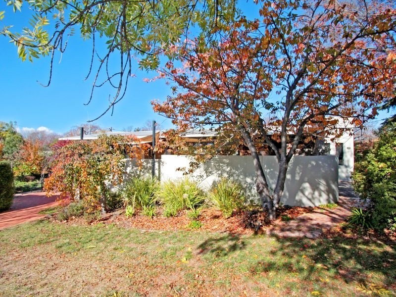 15 Pullen Street, Narrabundah ACT 2604