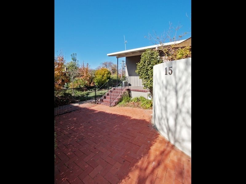 15 Pullen Street, Narrabundah ACT 2604