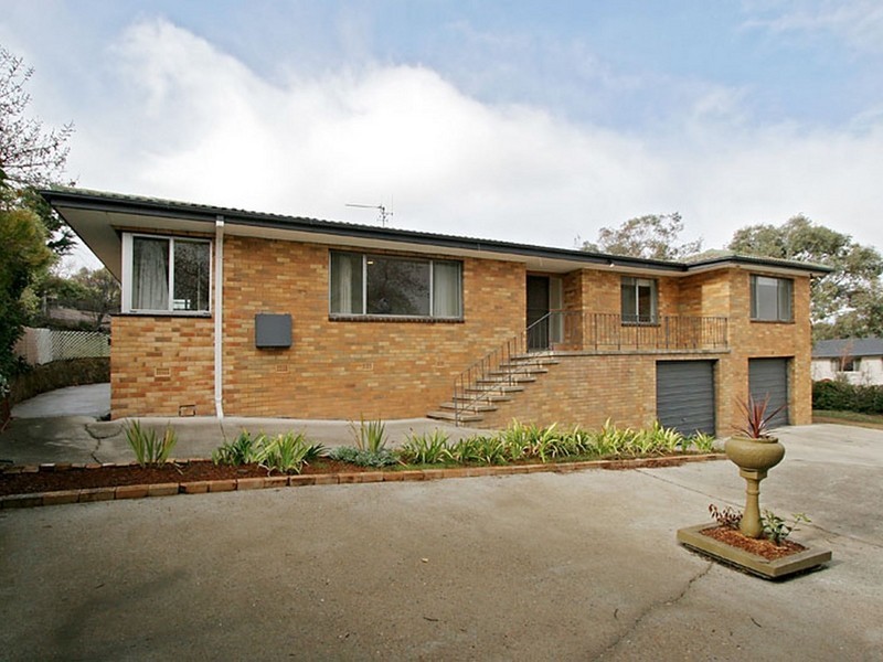 33 Spafford Crescent, Farrer ACT 2607