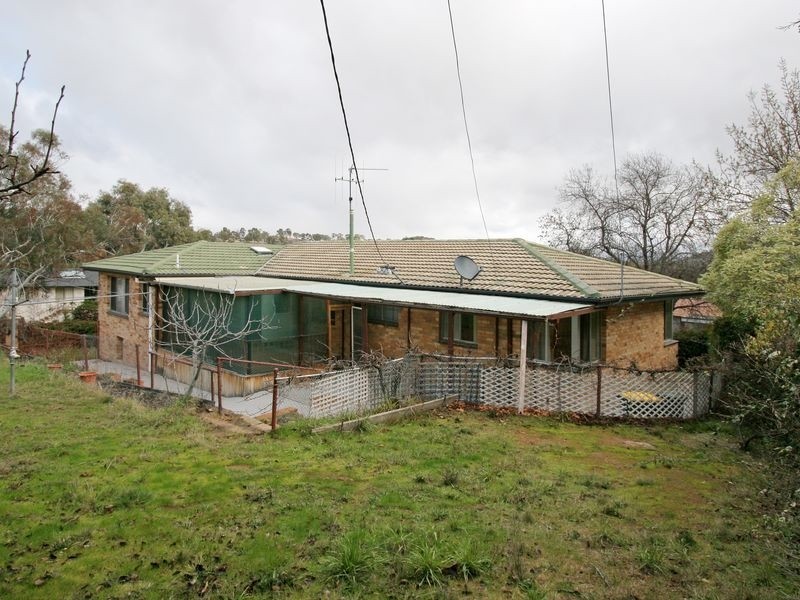 33 Spafford Crescent, Farrer ACT 2607