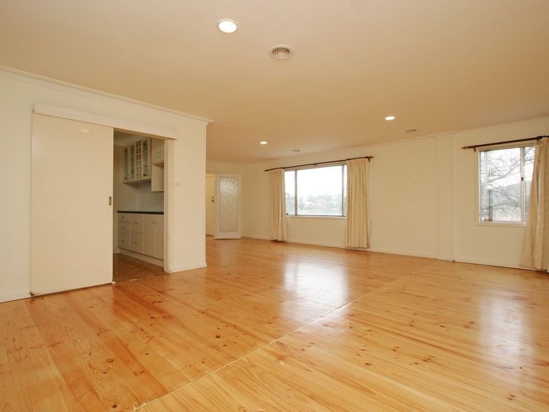 33 Spafford Crescent, Farrer ACT 2607