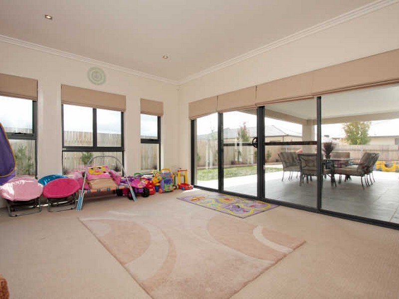 76 Carpentaria Street, Harrison ACT 2914