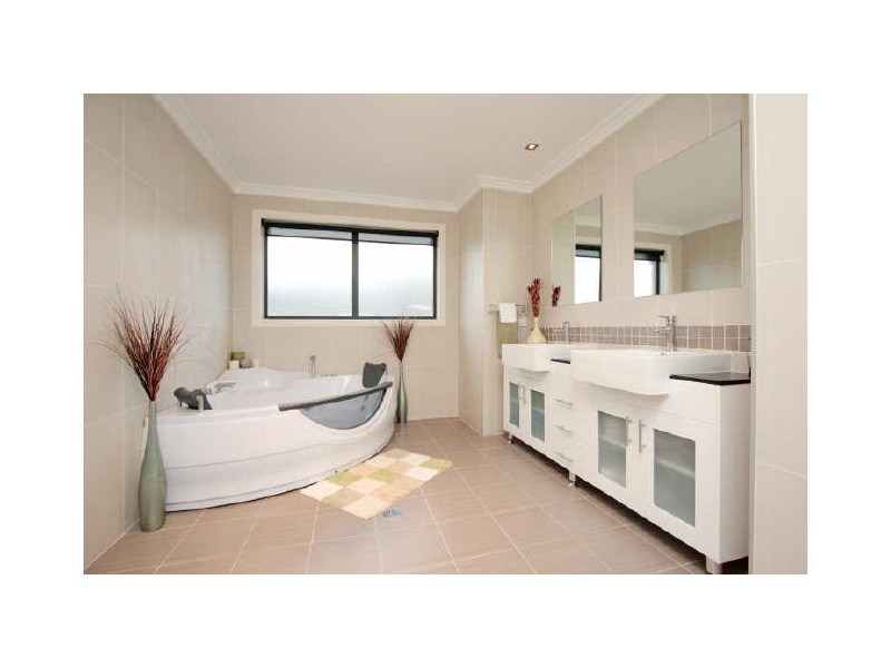 76 Carpentaria Street, Harrison ACT 2914